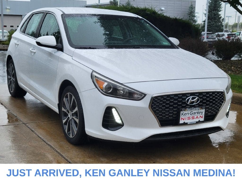 2018 Hyundai Elantra GT Base — photo 1 of 33