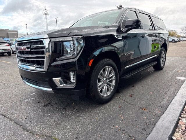2023 GMC Yukon XL SLT — photo 1 of 5