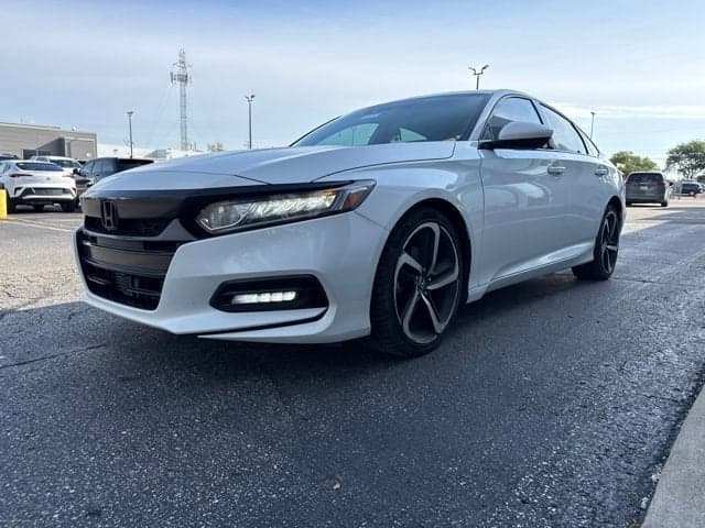 2019 Honda Accord Sedan Sport 2.0T — photo 1 of 5
