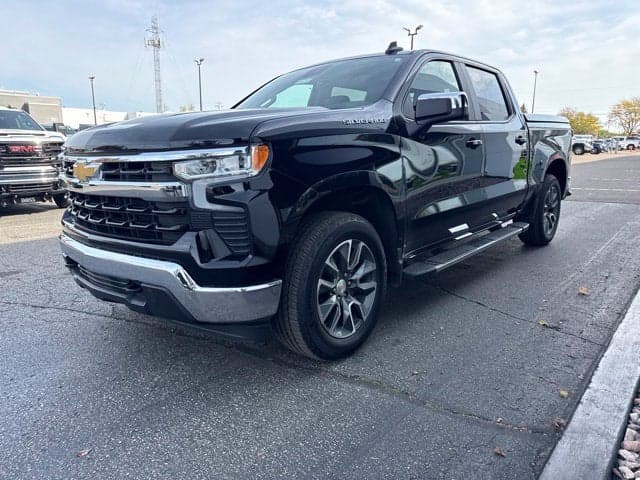 2023 Chevrolet Silverado 1500 LT — photo 1 of 5