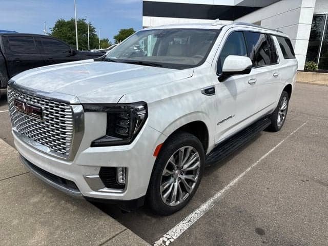 2021 GMC Yukon XL Denali — photo 1 of 23