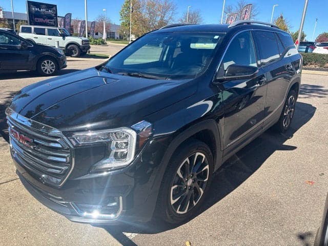 2024 GMC Terrain SLT — photo 1 of 5