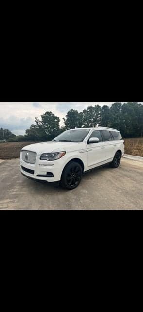 2024 Lincoln Navigator Reserve — photo 1 of 6