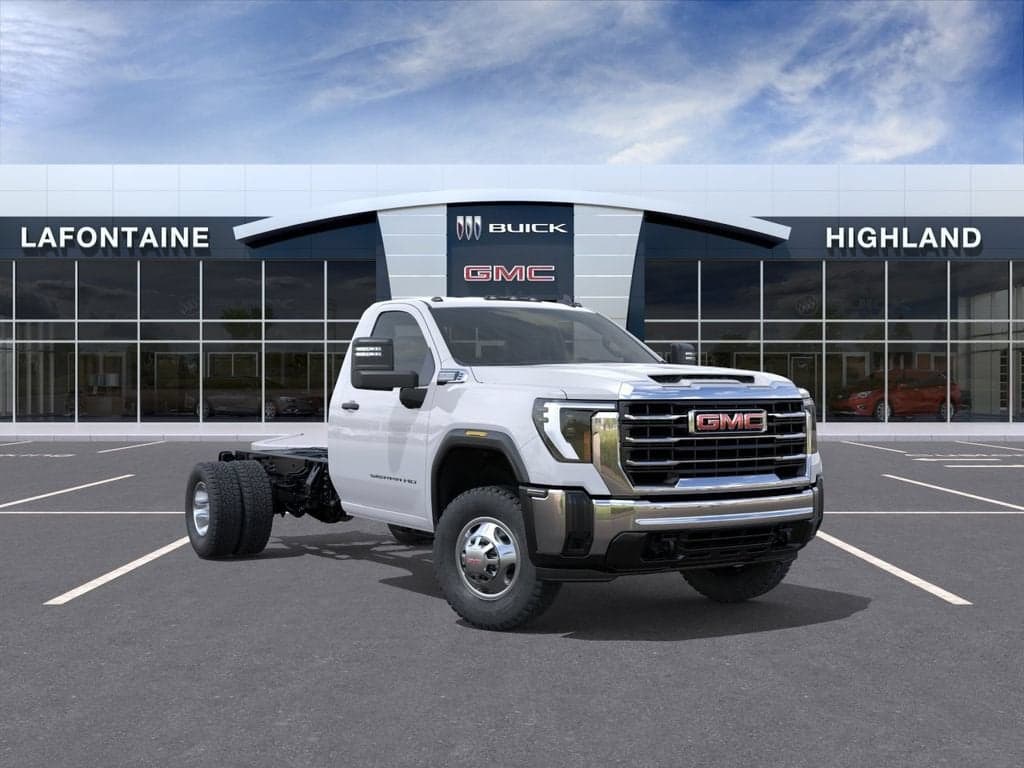 2026 GMC Sierra 3500 HD Chassis Cab Pro — photo 1 of 24