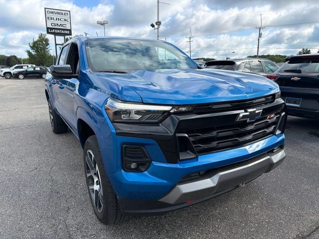 2023 Chevrolet Colorado 4WD Z71 — photo 1 of 32