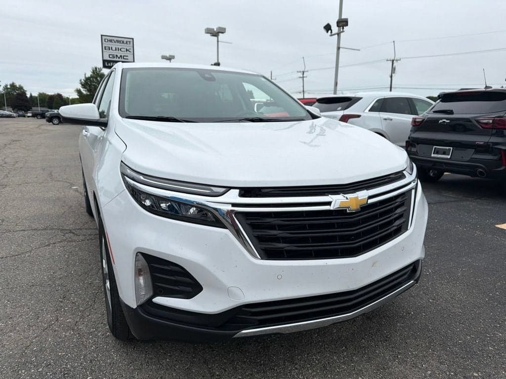2024 Chevrolet Equinox LT — photo 1 of 34