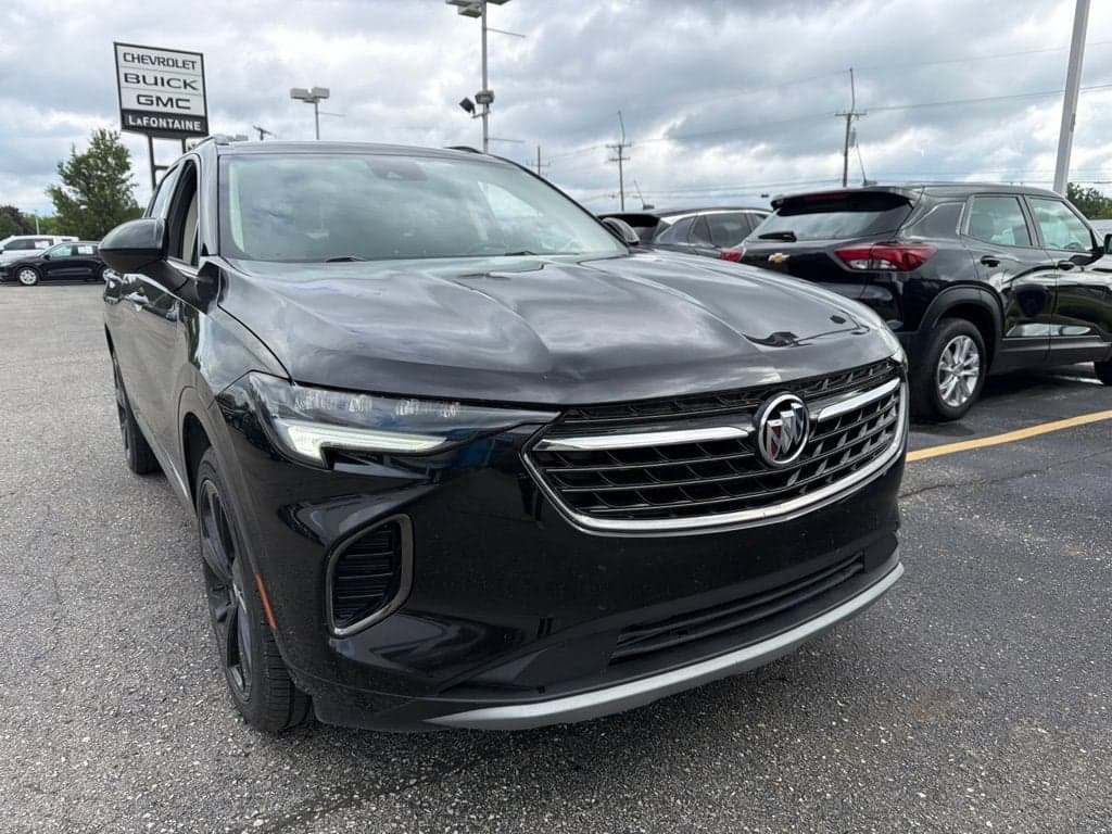 2022 Buick Envision Essence — photo 1 of 34