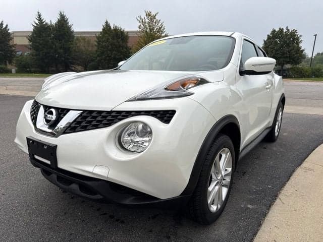 2015 Nissan Juke SV — photo 1 of 23
