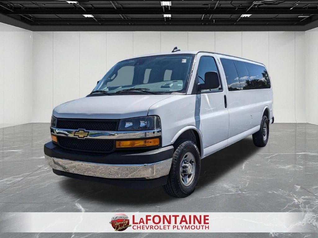 2025 Chevrolet Express Passenger Base — photo 1 of 5