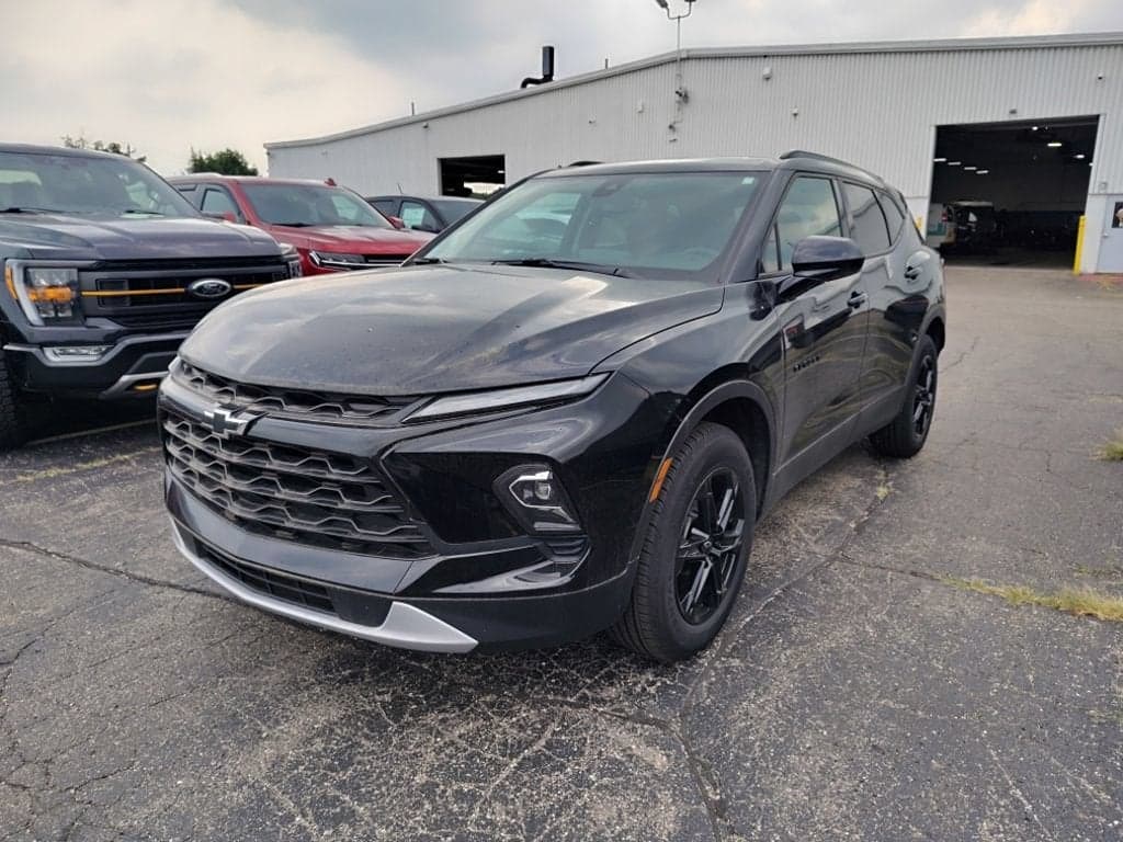 2023 Chevrolet Blazer LT — photo 1 of 31