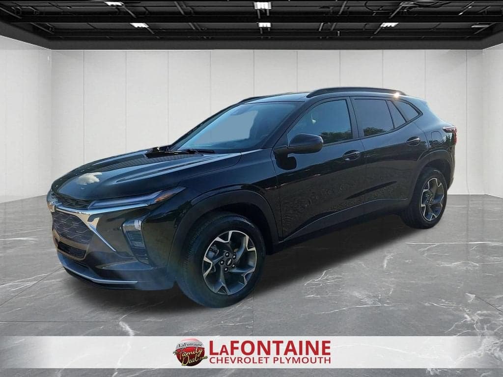 2024 Chevrolet Trax LT — photo 1 of 43