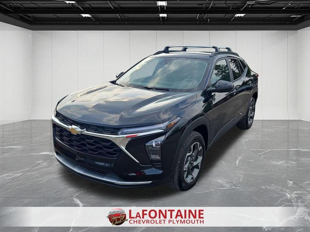2024 Chevrolet Trax LT — photo 1 of 48