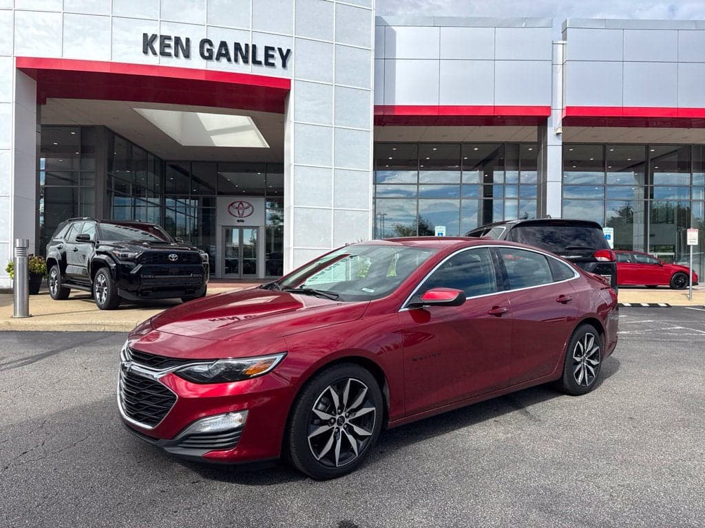 2021 Chevrolet Malibu RS — photo 1 of 21