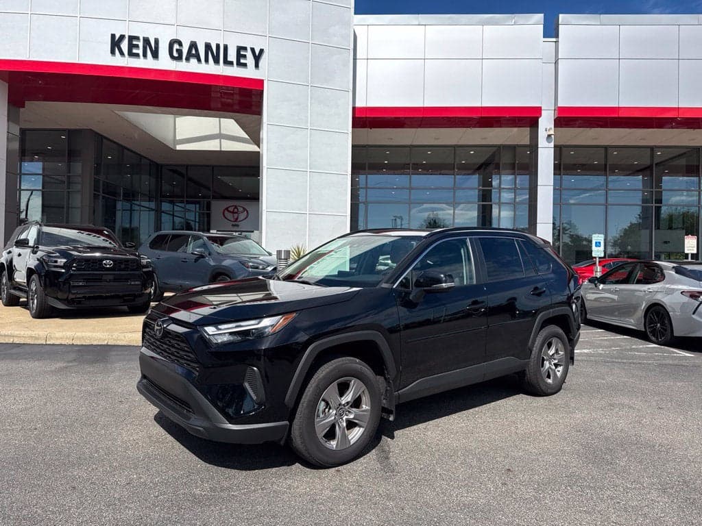 2025 Toyota RAV4 XLE — photo 1 of 5