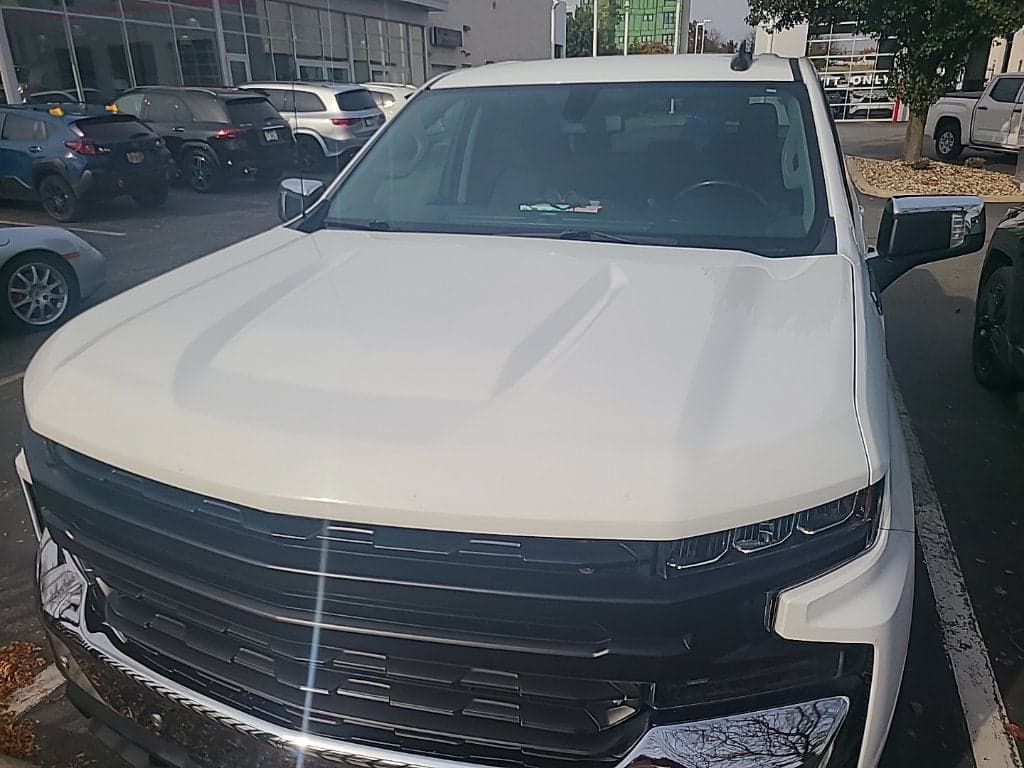2020 Chevrolet Silverado 1500 LT — photo 1 of 5