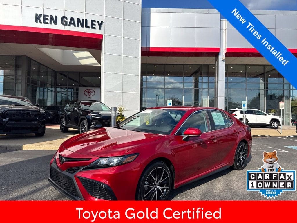 2024 Toyota Camry SE — photo 1 of 5