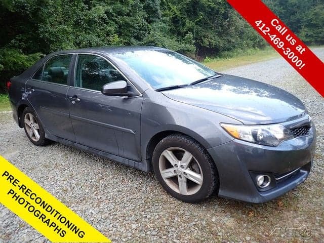 2013 Toyota Camry SE — photo 1 of 31