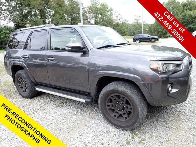 2023 Toyota 4Runner SR5 Premium — photo 1 of 26