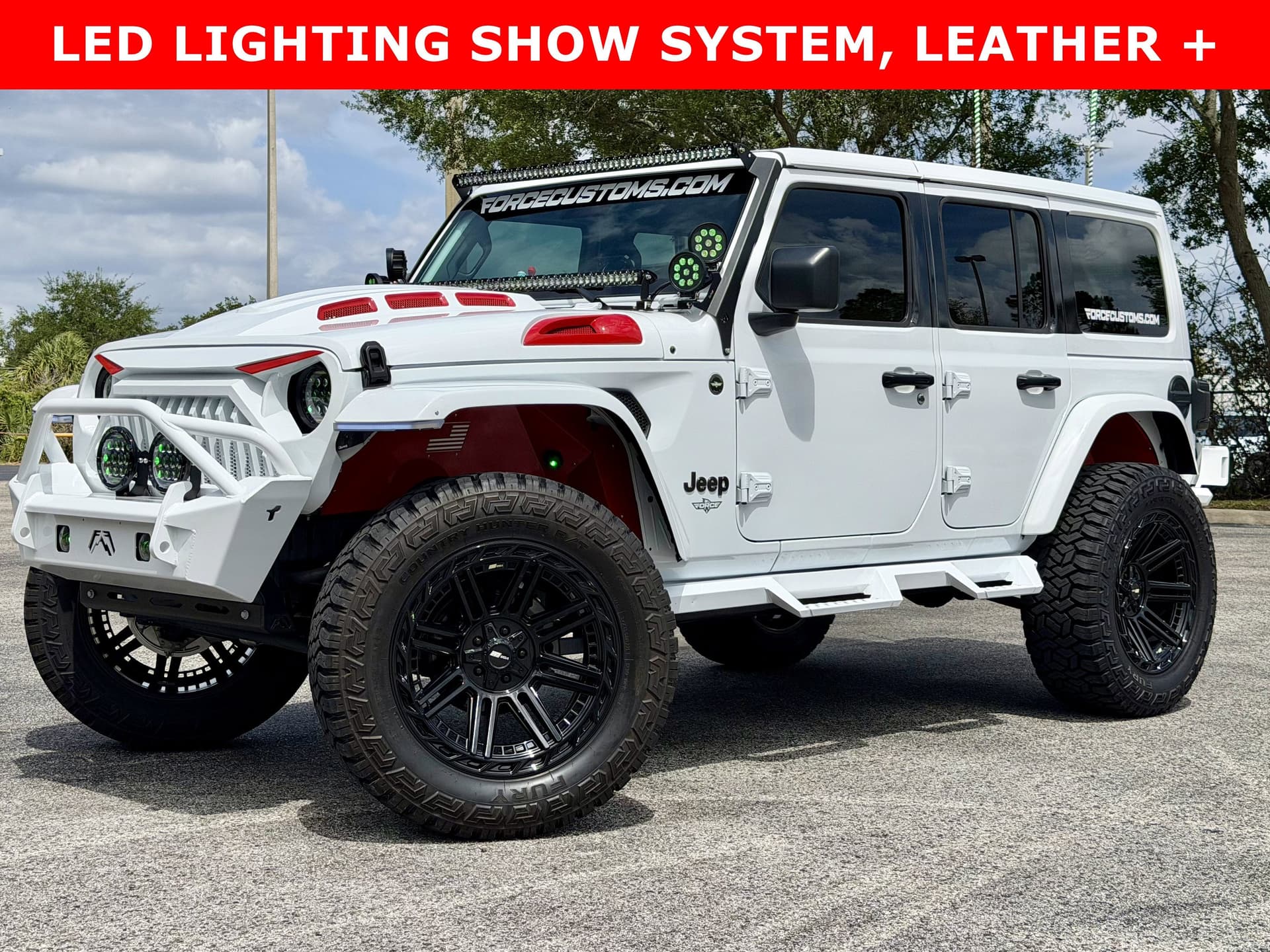 2025 Jeep Wrangler CUSTOM SAHARA — photo 1 of 33