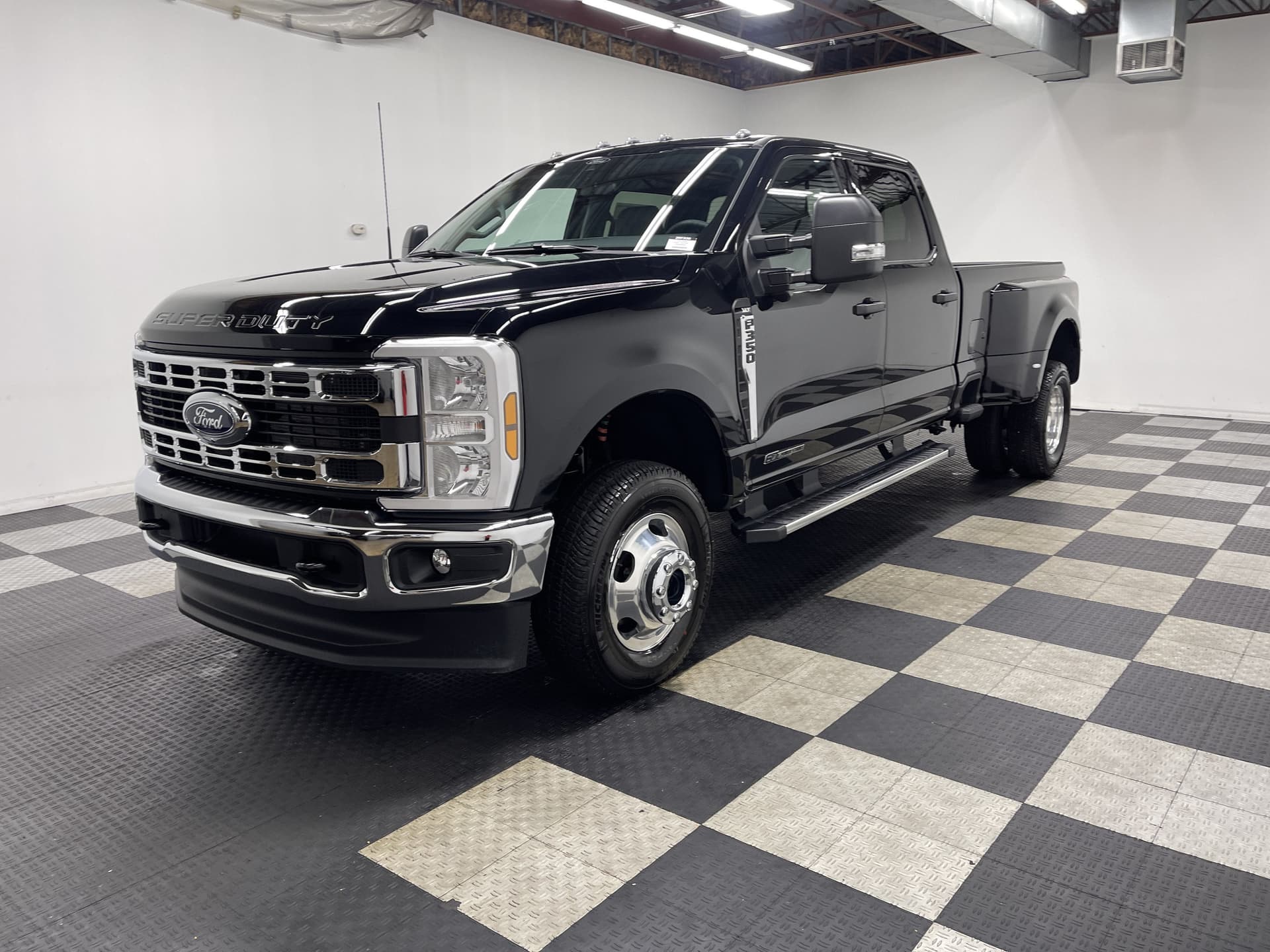 2026 Ford Super Duty F-350 DRW XLT — photo 1 of 28