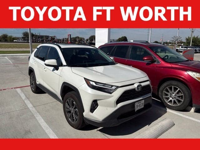 2022 Toyota RAV4 XLE Premium — photo 1 of 5