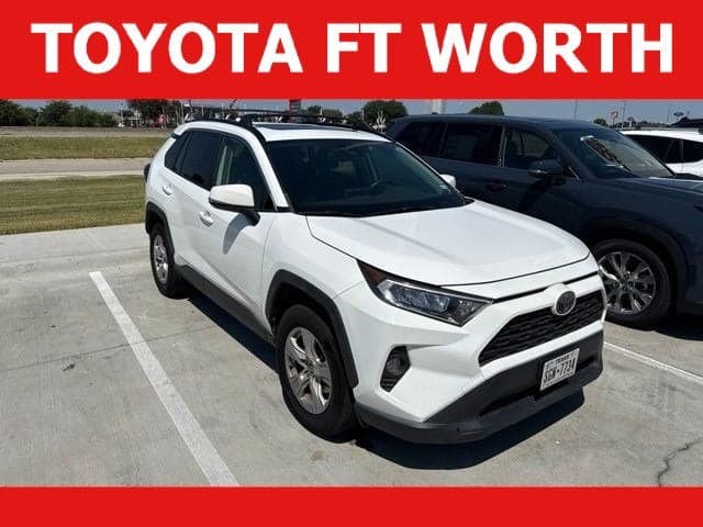 2019 Toyota RAV4 XLE — photo 1 of 21