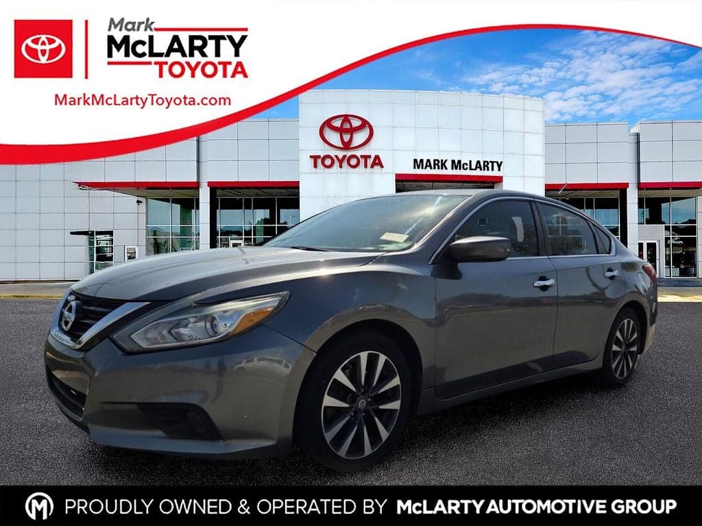 2017 Nissan Altima 2.5 SV — photo 1 of 10