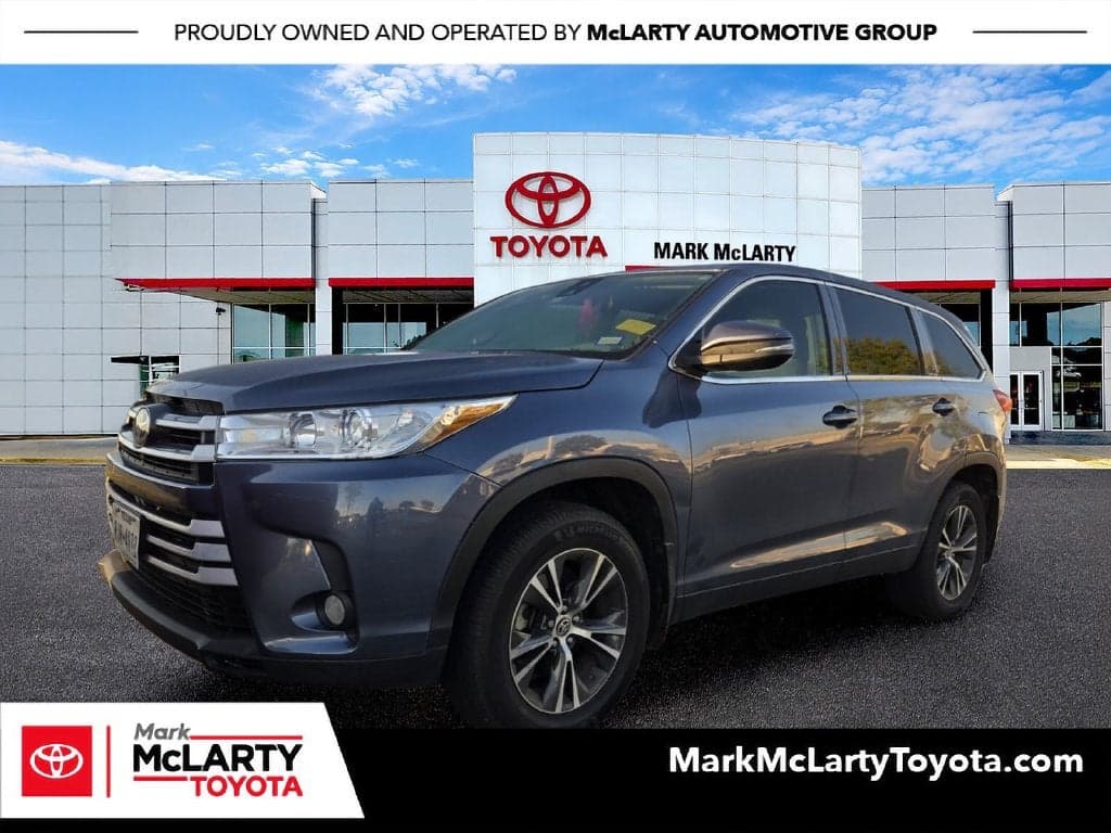 2019 Toyota Highlander LE Plus — photo 1 of 5