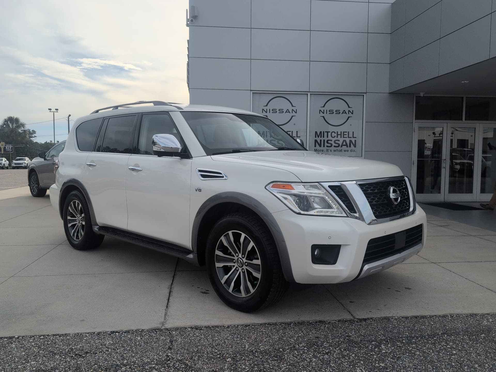 2017 Nissan Armada SL — photo 1 of 5