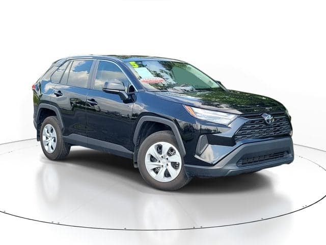 2025 Toyota RAV4 LE — photo 1 of 21