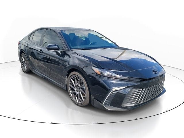 2025 Toyota Camry SE — photo 1 of 21
