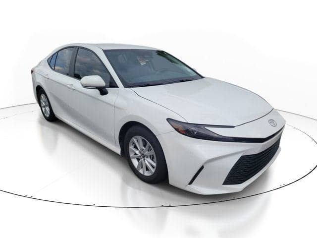 2025 Toyota Camry LE — photo 1 of 23