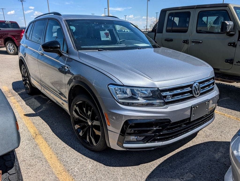 2021 Volkswagen Tiguan 2.0T SE R-Line Black — photo 1 of 6