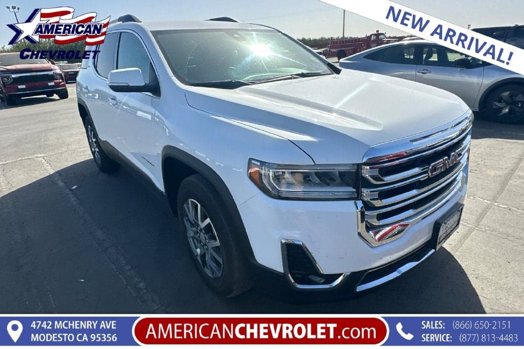 2023 GMC Acadia SLT — photo 1 of 5