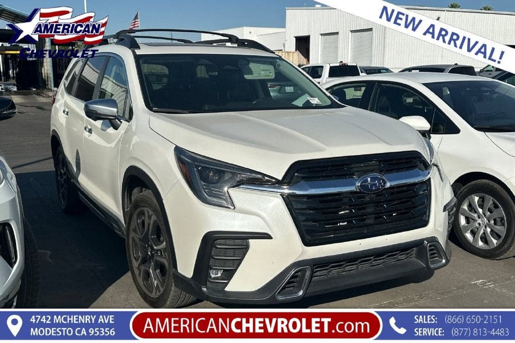 2023 Subaru Ascent Touring — photo 1 of 4