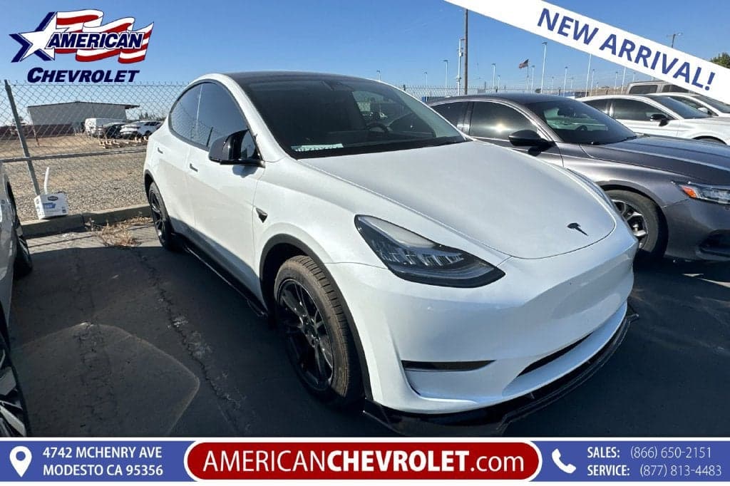 2023 Tesla Model Y Long Range — photo 1 of 5