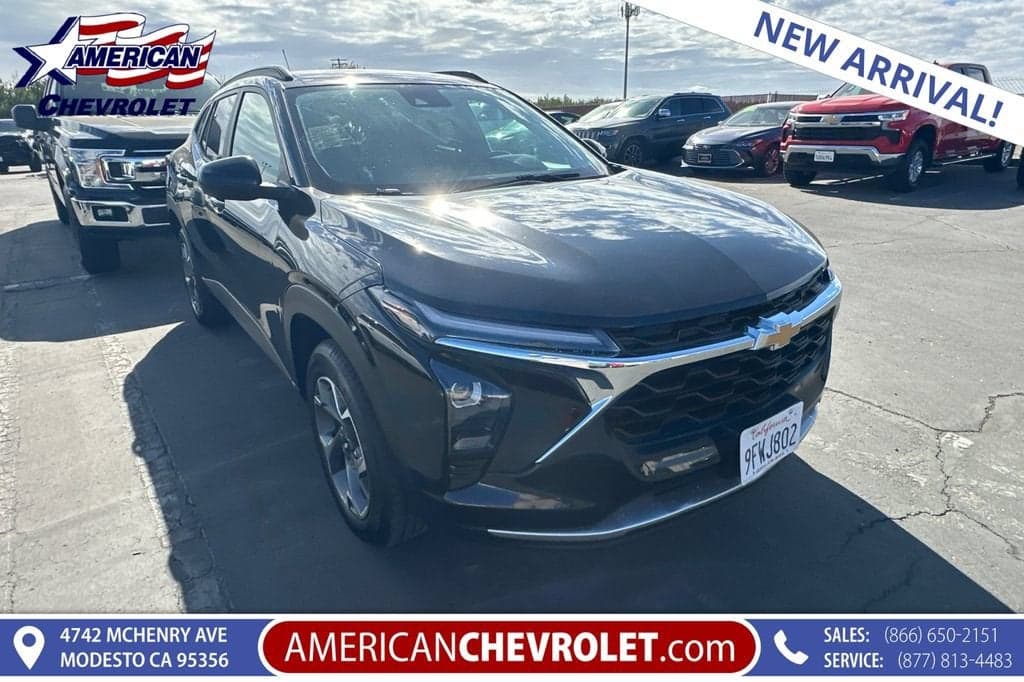 2024 Chevrolet Trax LT — photo 1 of 5