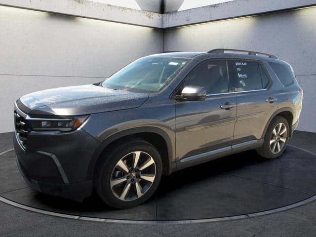 2024 Honda Pilot Touring — photo 1 of 7
