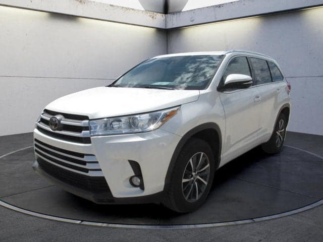 2018 Toyota Highlander XLE — photo 1 of 7