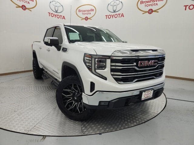 2022 GMC Sierra 1500 SLT — photo 1 of 5