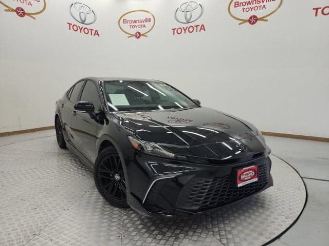 2025 Toyota Camry SE — photo 1 of 13