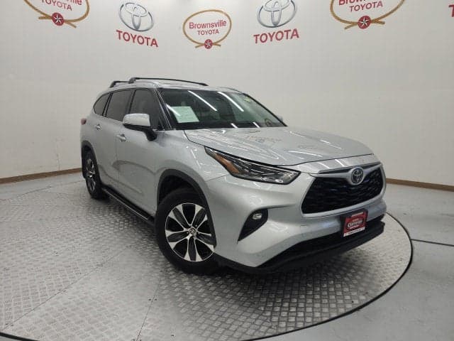 2021 Toyota Highlander XLE — photo 1 of 5