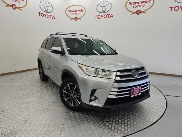2018 Toyota Highlander XLE — photo 1 of 17