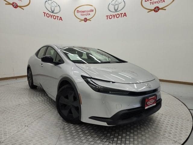 2026 Toyota Prius LE — photo 1 of 16