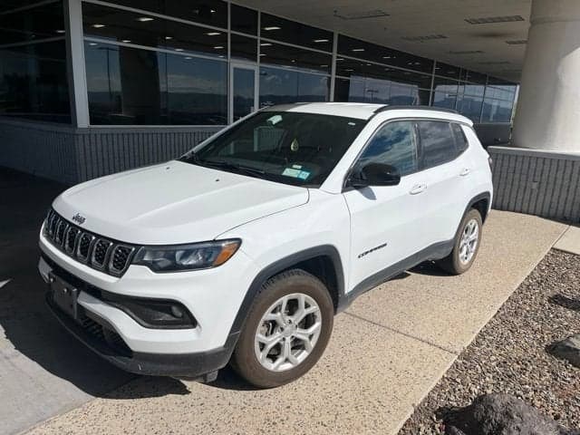 2024 Jeep Compass Latitude — photo 1 of 5