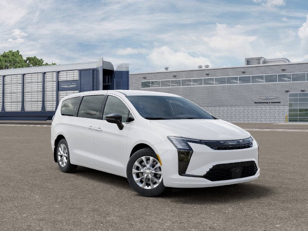 2027 Chrysler Pacifica Select — photo 1 of 55