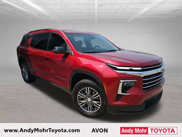 2024 Chevrolet Traverse LT — photo 1 of 74