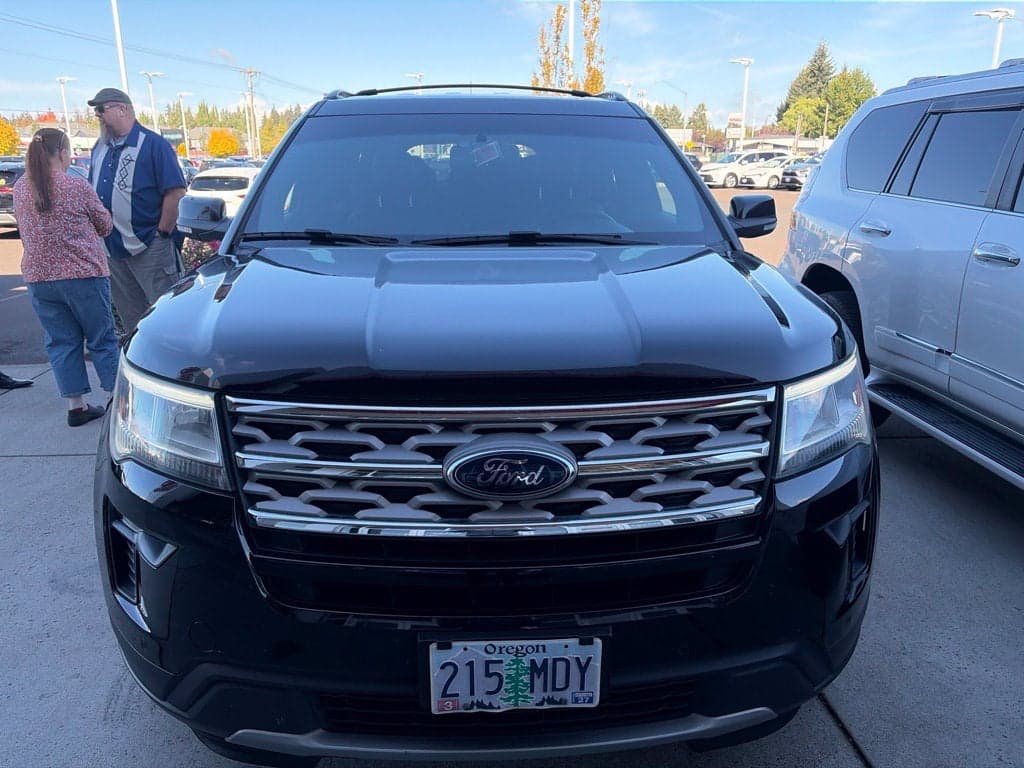 2018 Ford Explorer XLT — photo 1 of 11