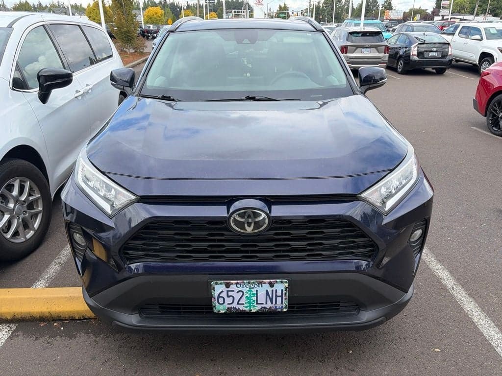 2020 Toyota RAV4 XLE — photo 1 of 10