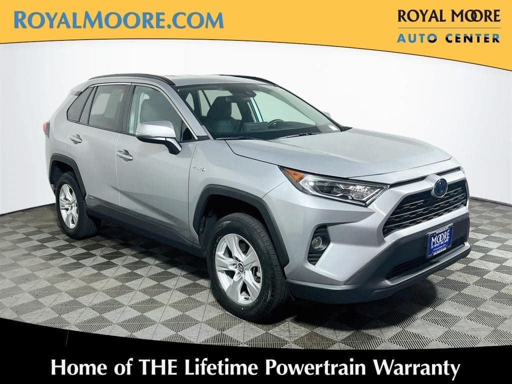 2020 Toyota RAV4 Hybrid XLE — photo 1 of 34